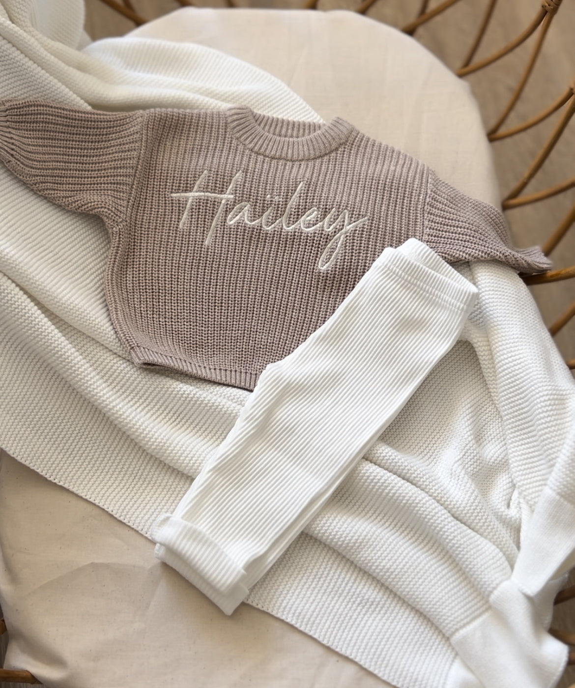 Set 2 pièces - Pull en maille brodé - Legging côtelé blanc